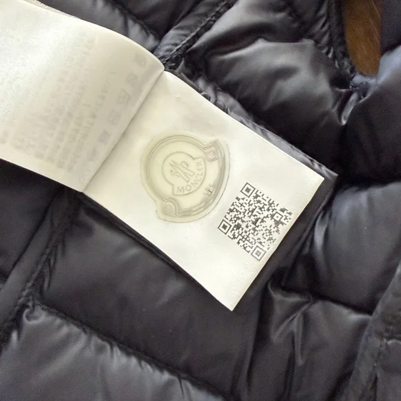 Moncler authentic Liane Gilet navy blue fitted girls down vest size 8A - Picture 8 of 10